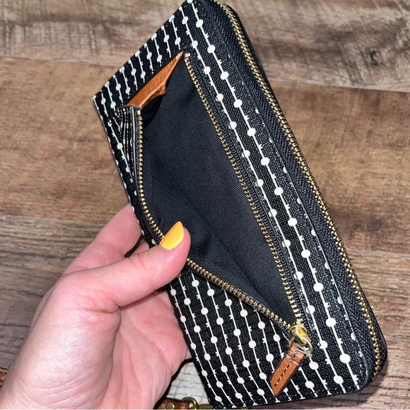 Fossil RFID Wristlet 👛 Like New! - Picture 12 of 14
